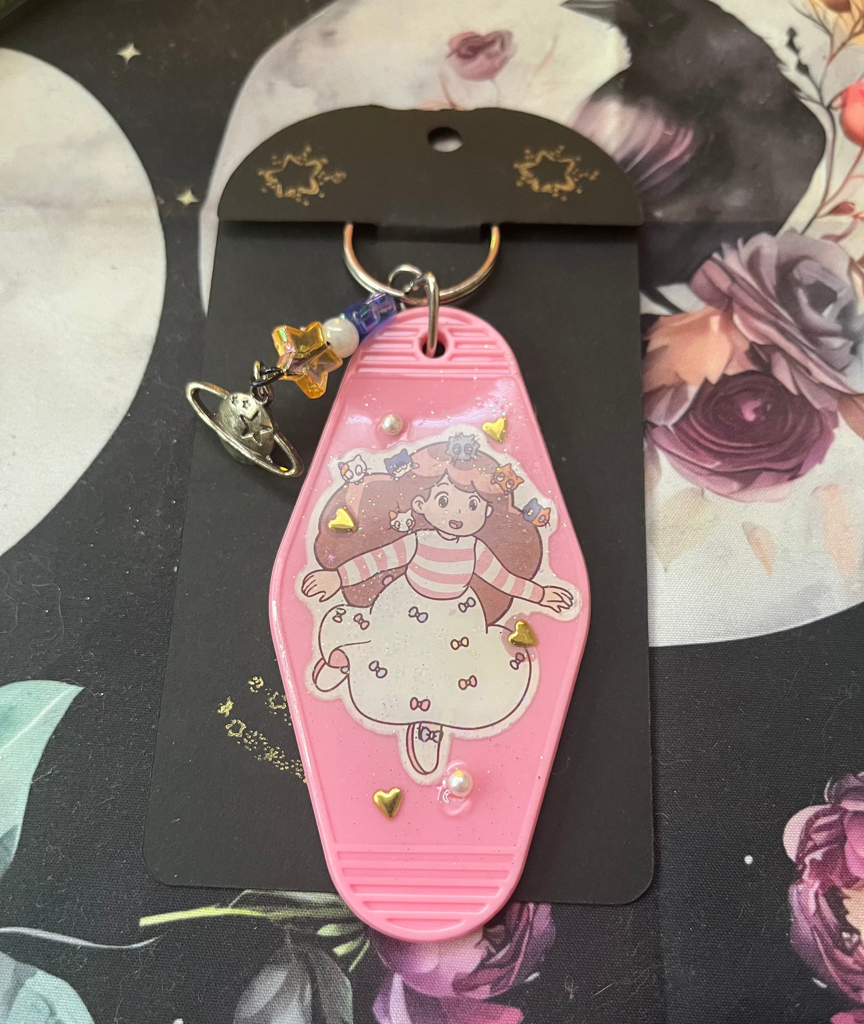 Bee & Cafe Cats Motel Keychain